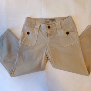 Guess Jeans womens Beige capris hiking pants waist 29".